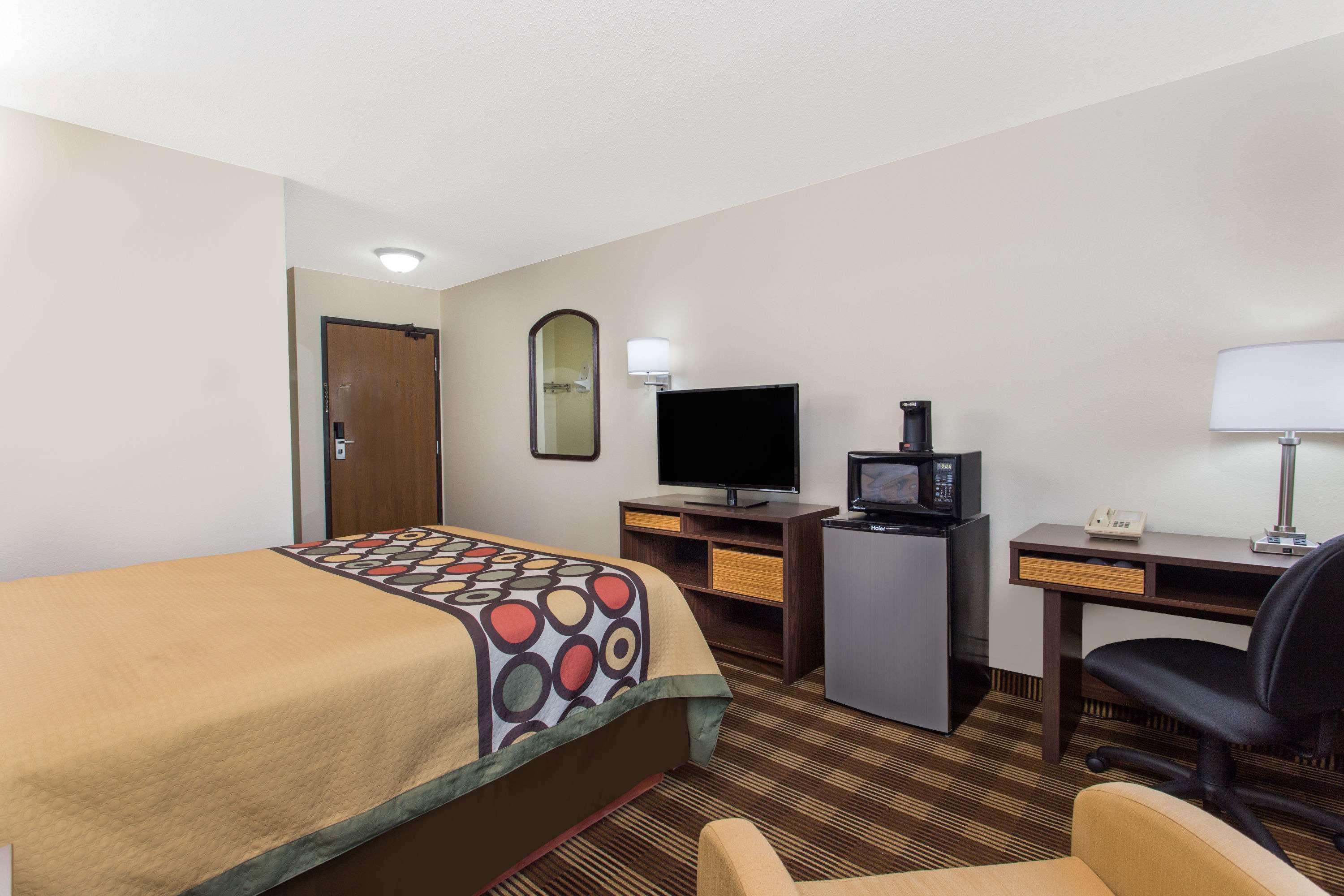 Motel Super 8 By Wyndham Eau Claire I-94 Exterior foto