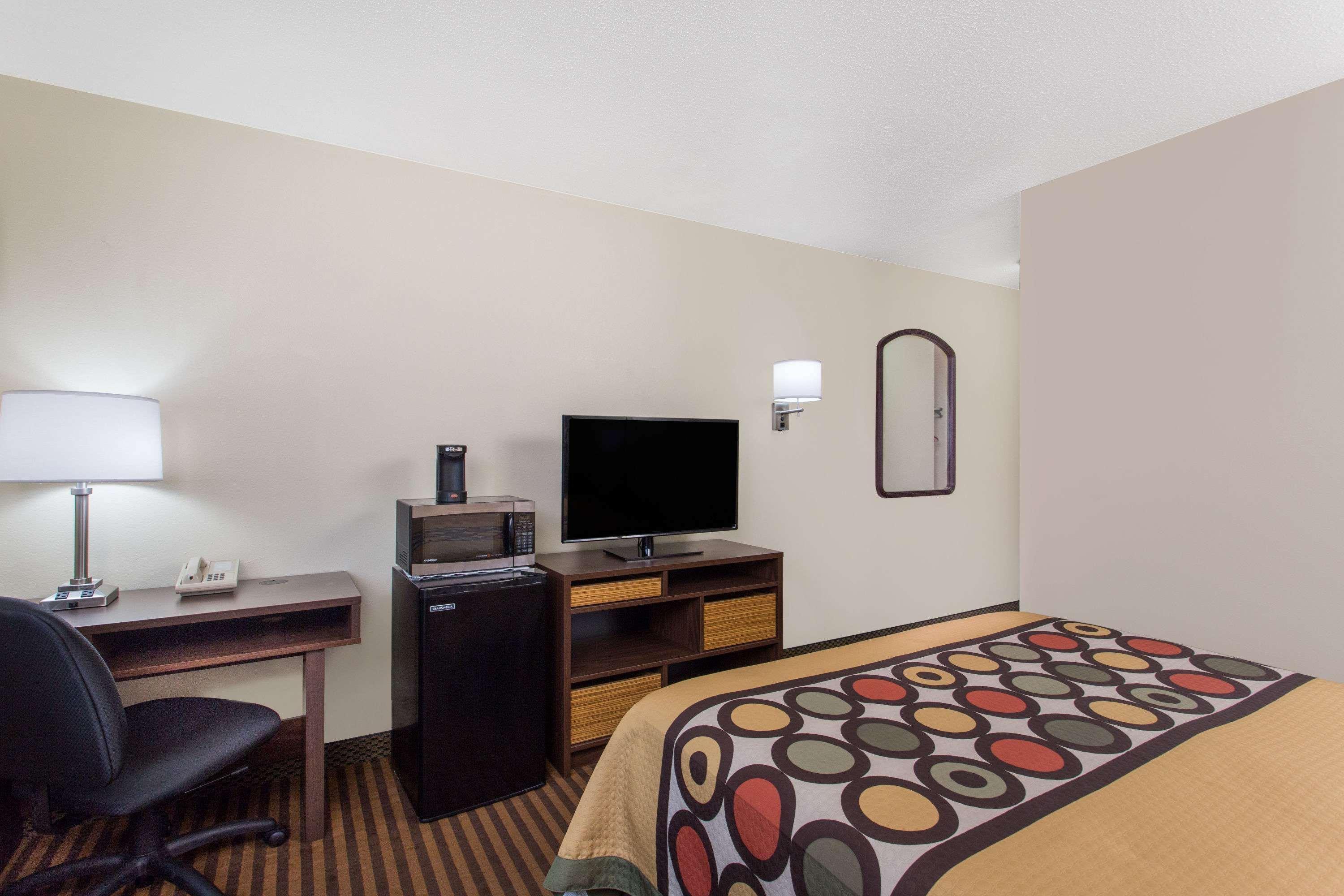 Motel Super 8 By Wyndham Eau Claire I-94 Exterior foto