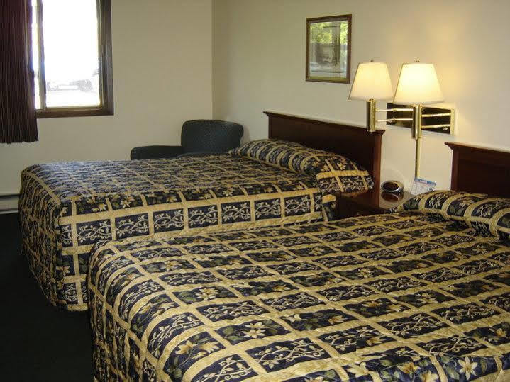 Motel Super 8 By Wyndham Eau Claire I-94 Exterior foto