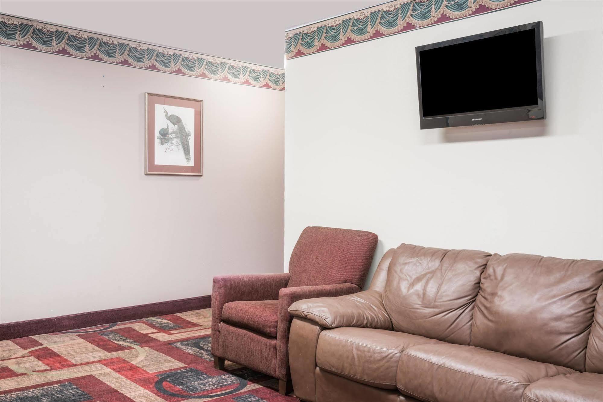 Motel Super 8 By Wyndham Eau Claire I-94 Exterior foto