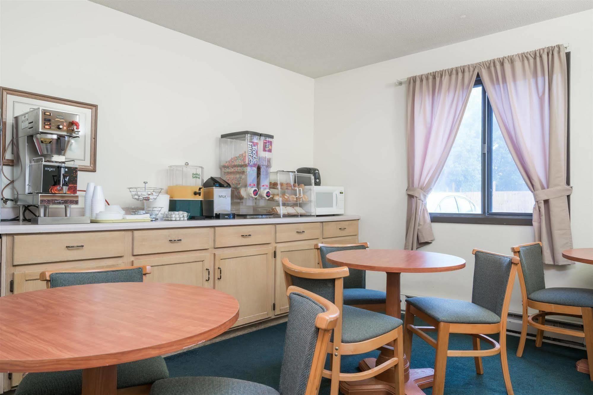 Motel Super 8 By Wyndham Eau Claire I-94 Exterior foto